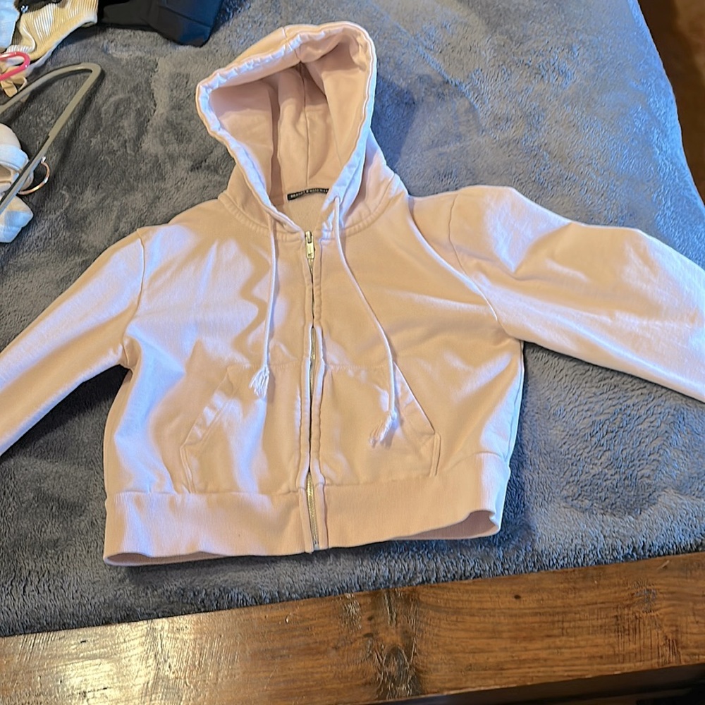 Brandy Melville light pink perfect for a present for a girl ages 8-10!!!